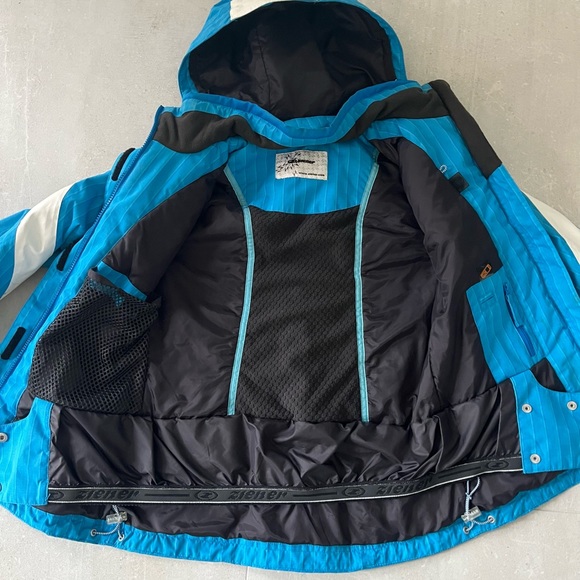 Ski Jacket - Picture 9 of 10